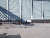 クレーンシャッター 高さ10m×幅5m 5連相
船積みの大型荷物をクレーンにて搬入